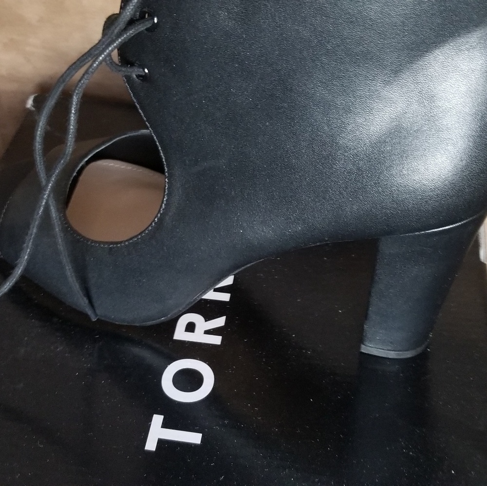 New Torrid Lace up heels